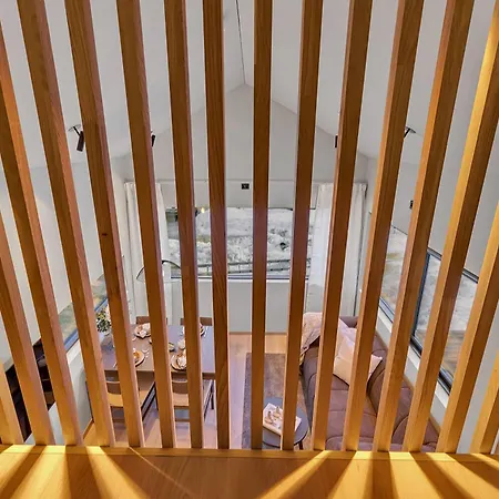 Brand New Mini Close To Center 트롬쇠