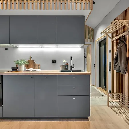 Brand New Mini Close To Center *