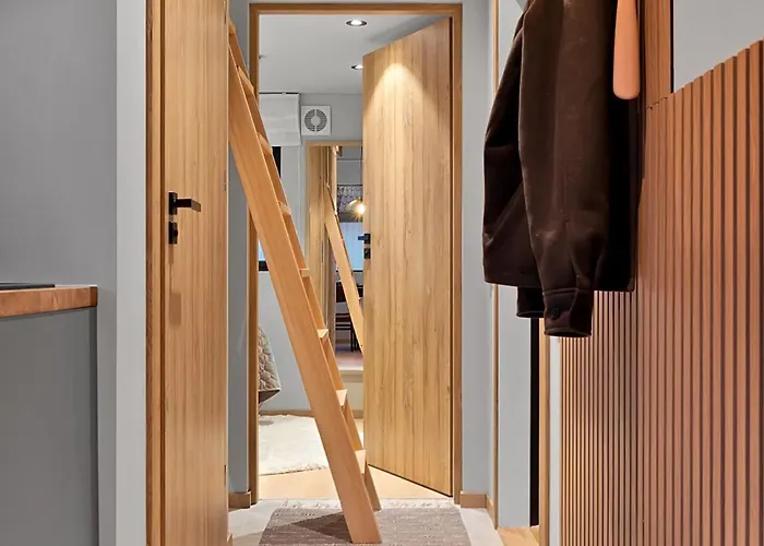 Brand New Mini Close To Center