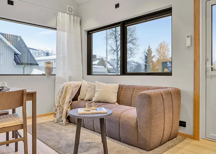 Brand New Mini Close To Center 아파트 *